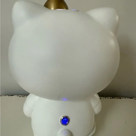 Hello Kitty Pottery Barn White Projector Night Light-NWOT - Picture 2 of 8